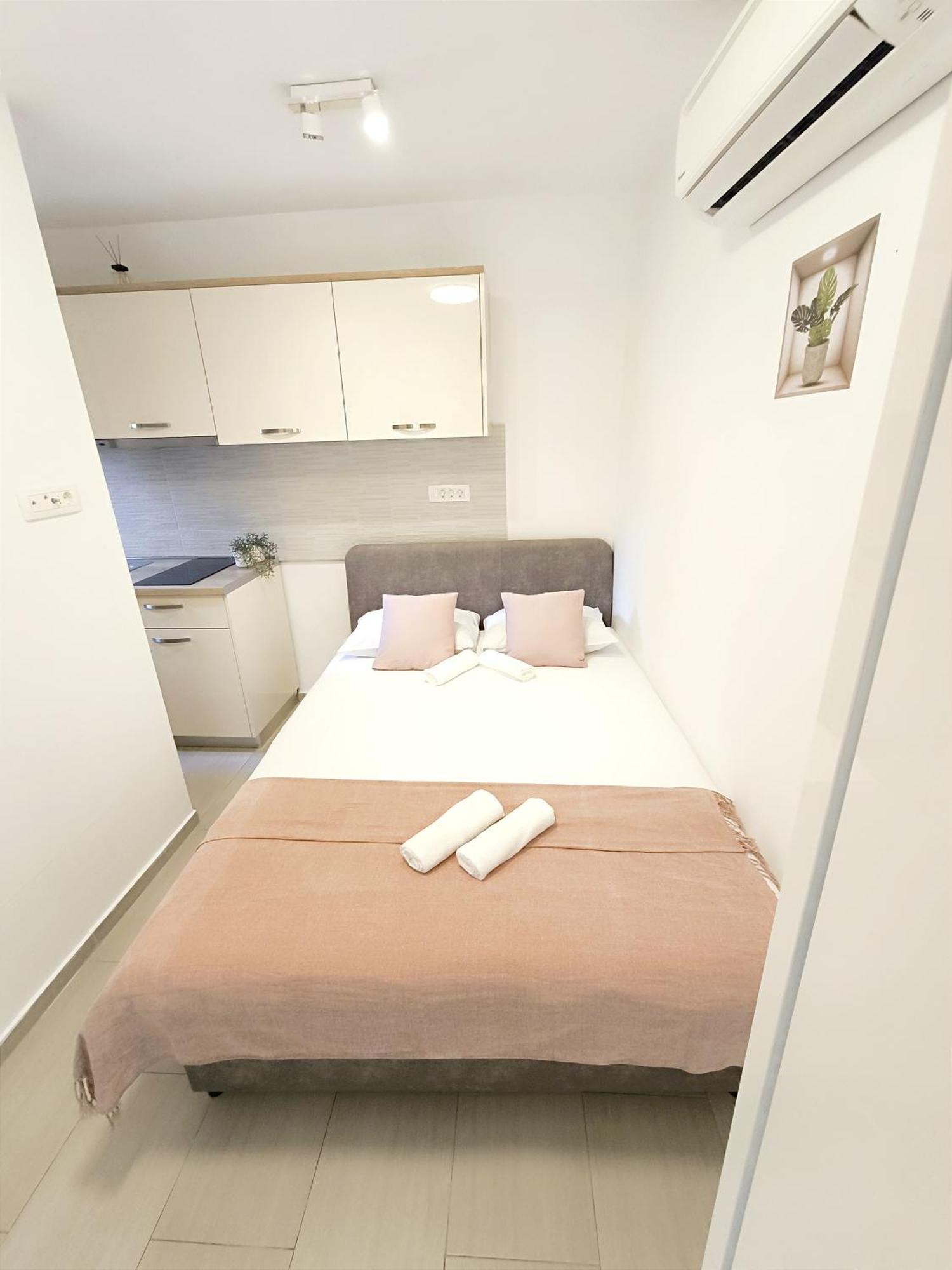 Central Apartment & Room Niko 斯普利特 外观 照片