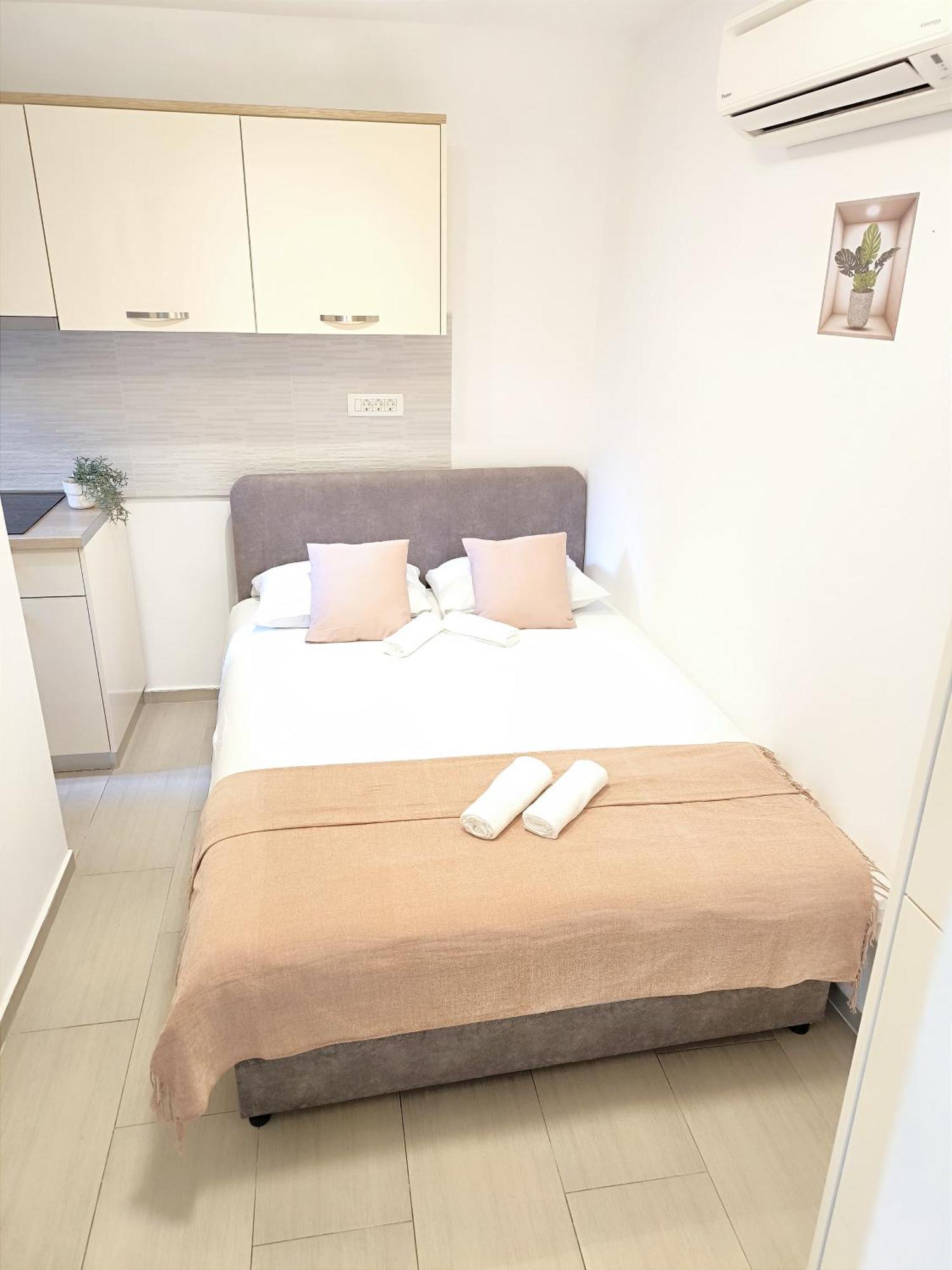 Central Apartment & Room Niko 斯普利特 外观 照片