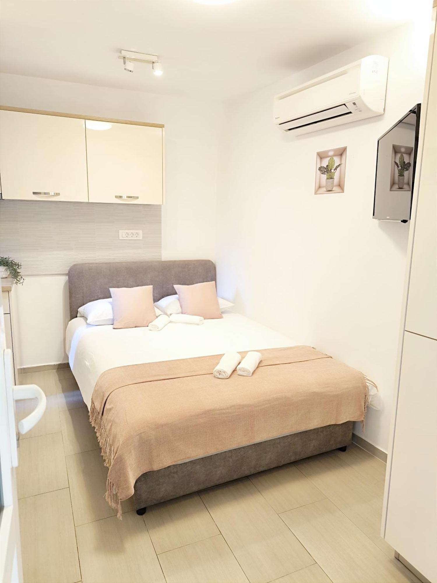 Central Apartment & Room Niko 斯普利特 外观 照片