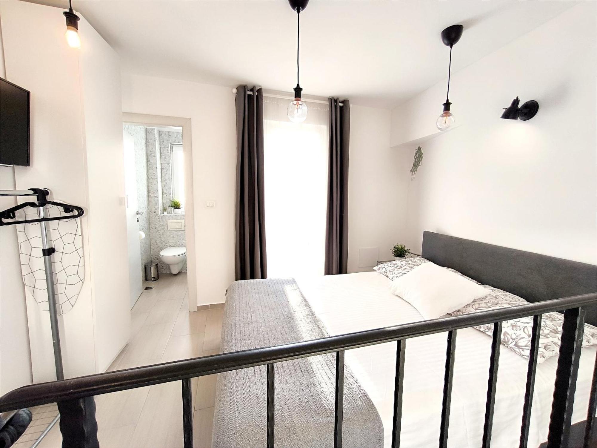 Central Apartment & Room Niko 斯普利特 外观 照片